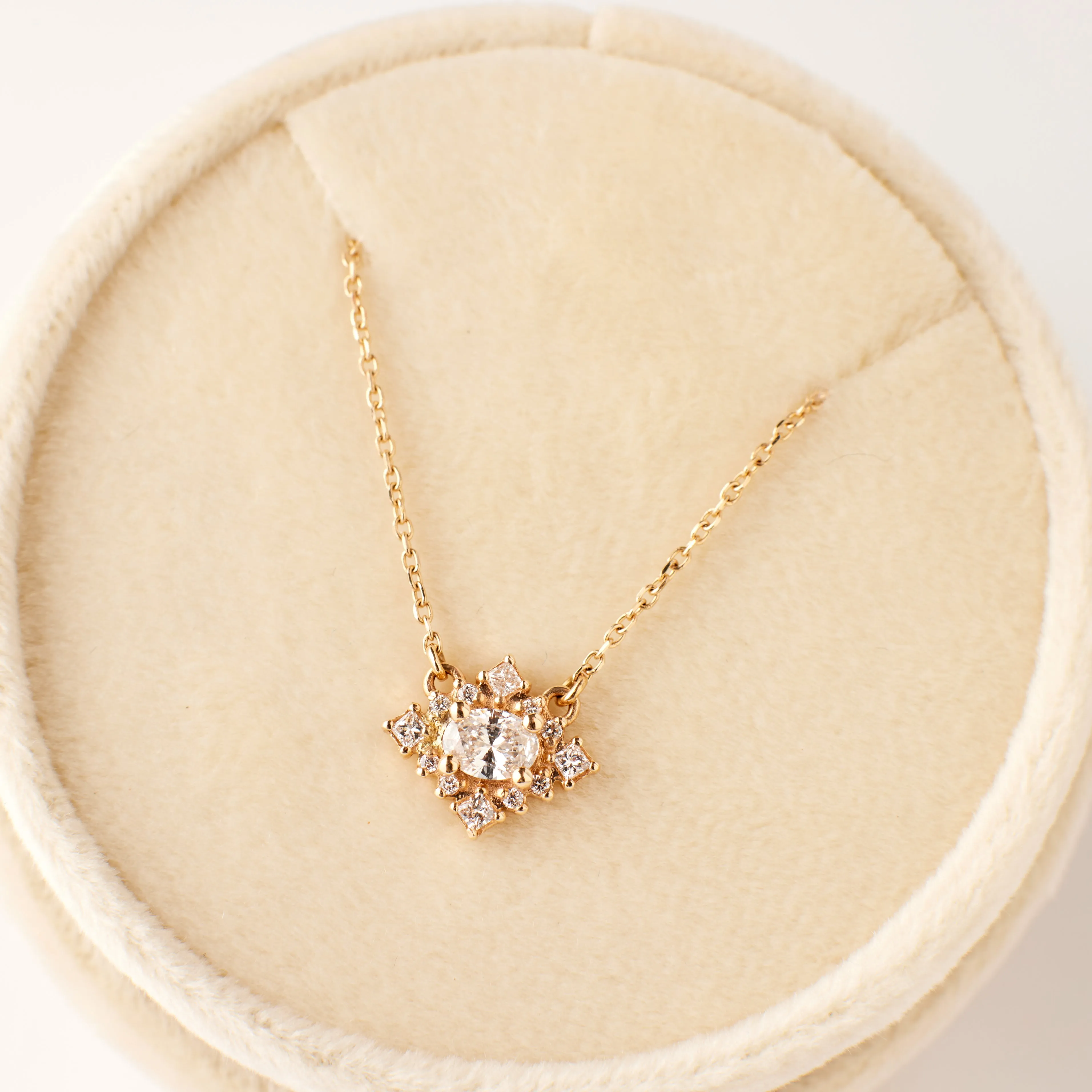 Belle Necklace - Oval Diamond