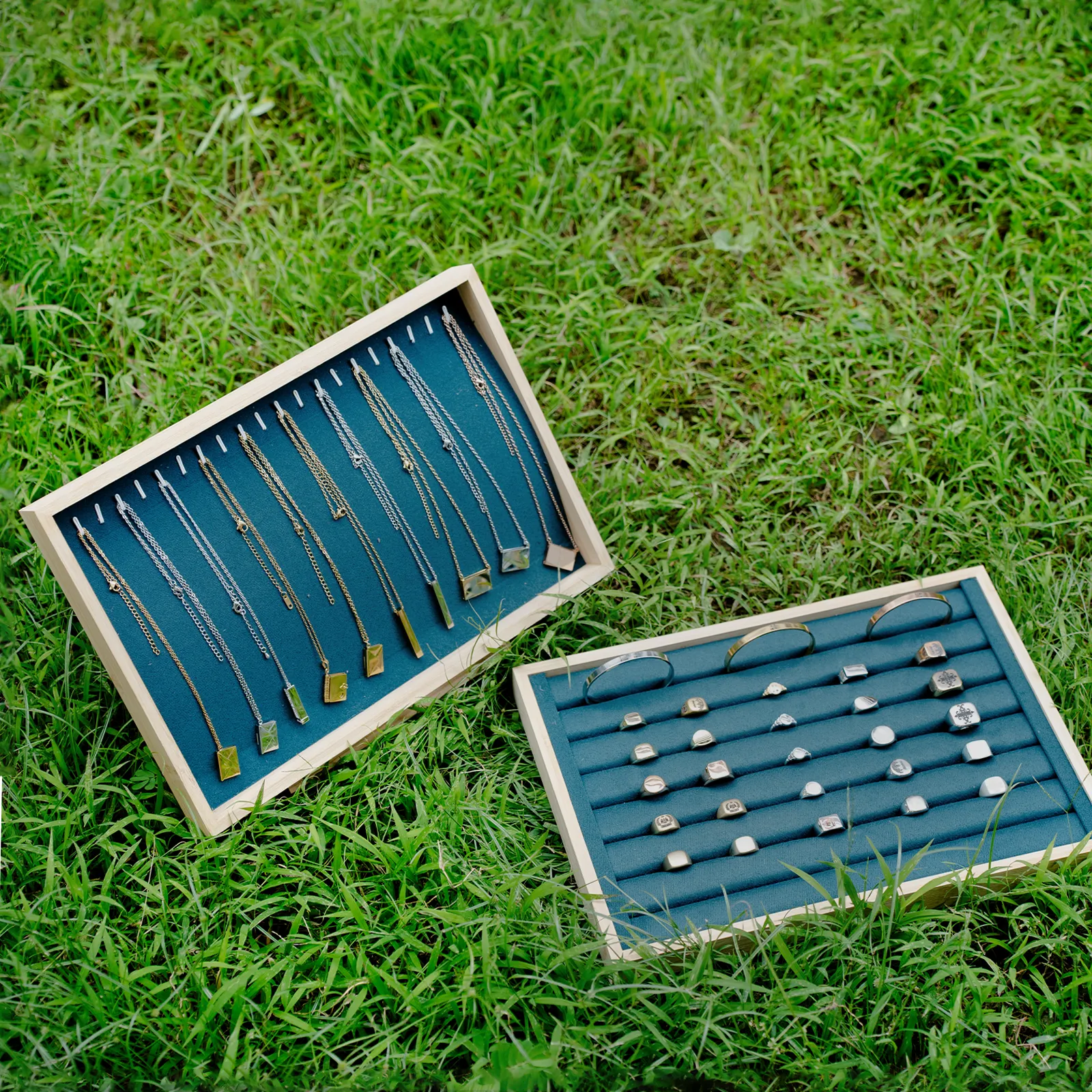 Dark Green Velvet Ring & Necklace Tray with Stand (2pcs)