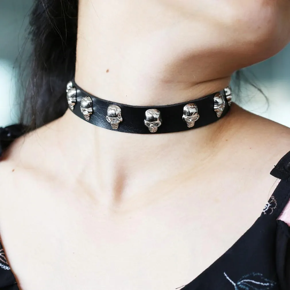 Gothic Necklace-Collar for Women / Leather Chocker with Zinc Alloy Skull