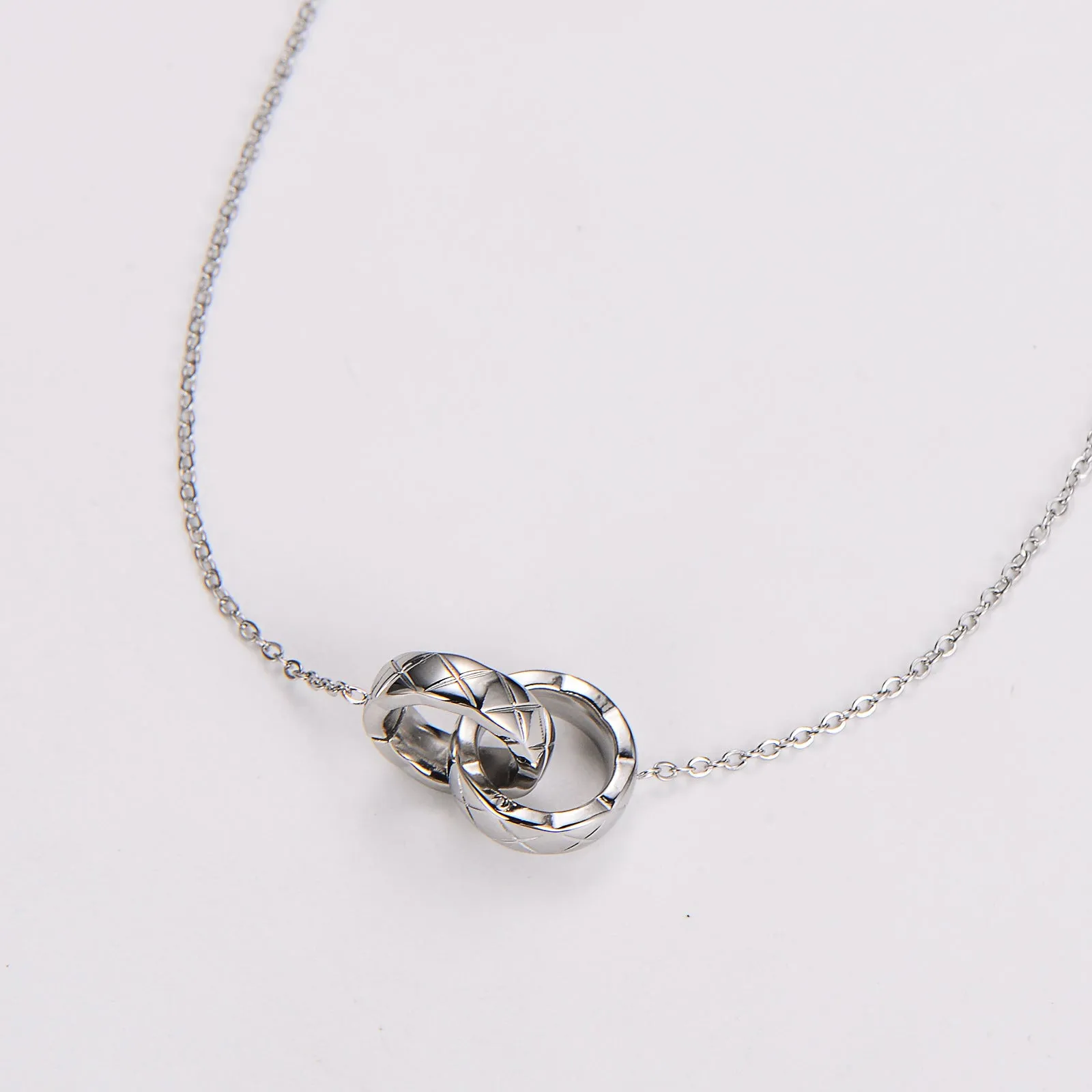 Minimalist Circle Stainless Steel Electroplating Necklaces