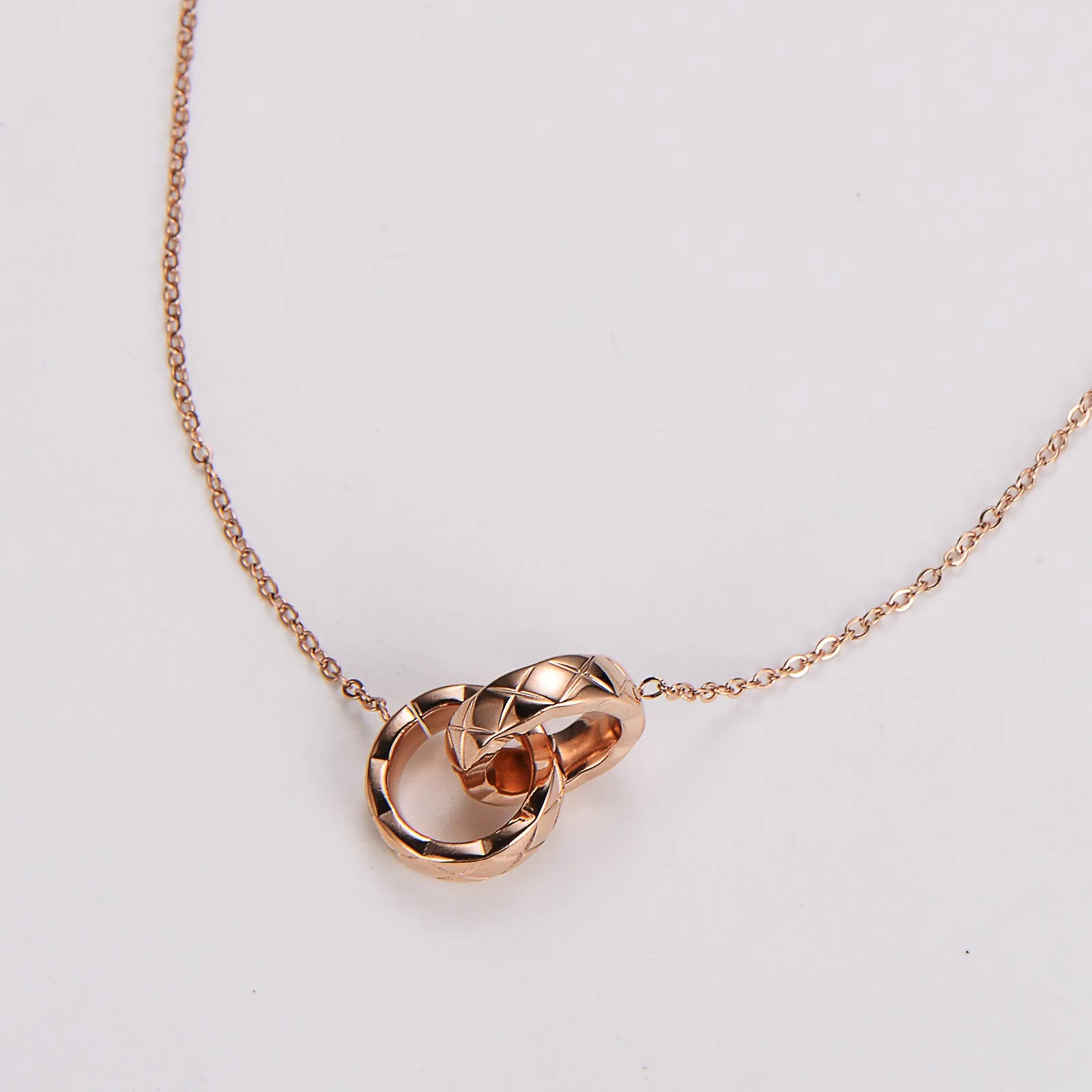 Minimalist Circle Stainless Steel Electroplating Necklaces