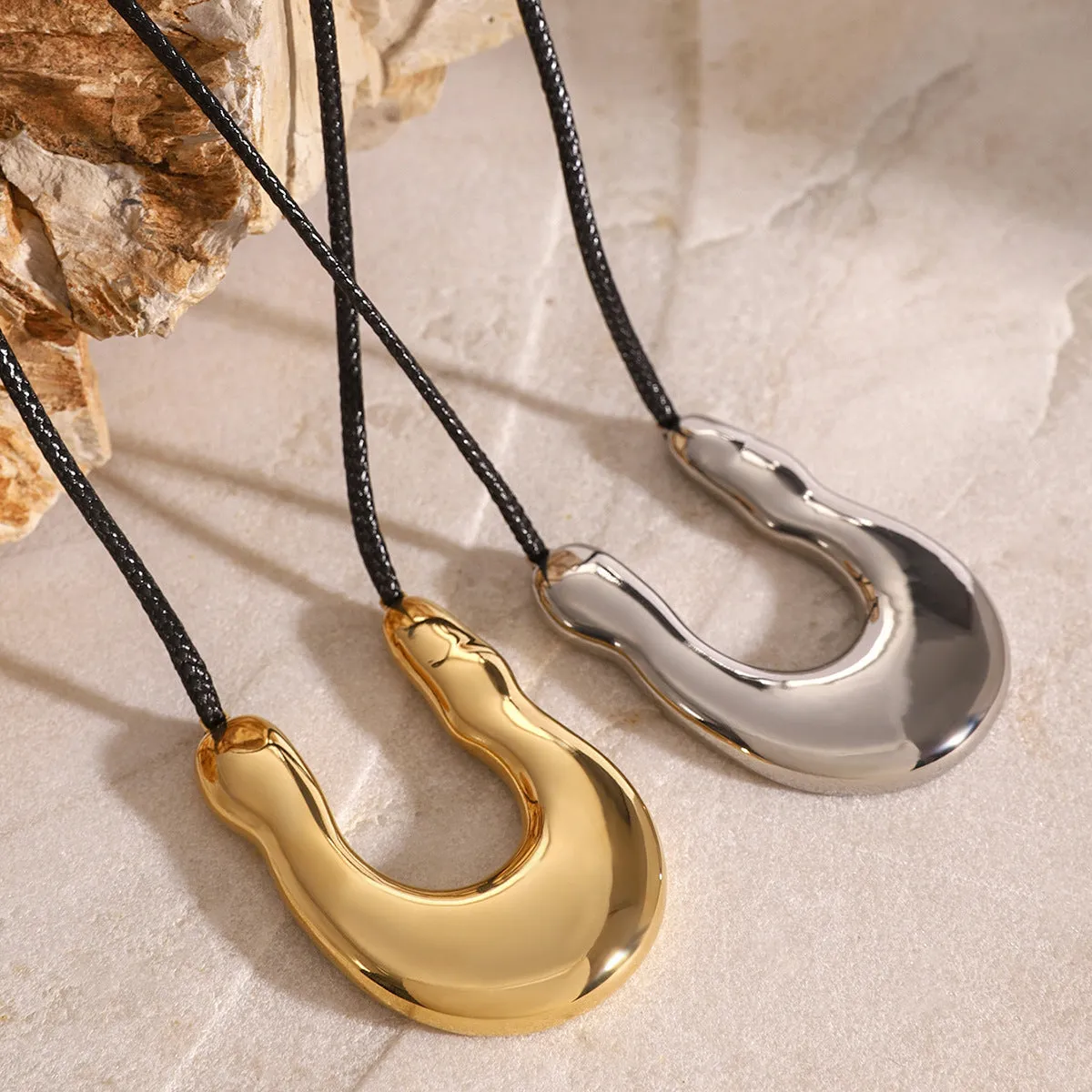 Minimalist U-Shape Stainless Steel Electroplating Necklaces