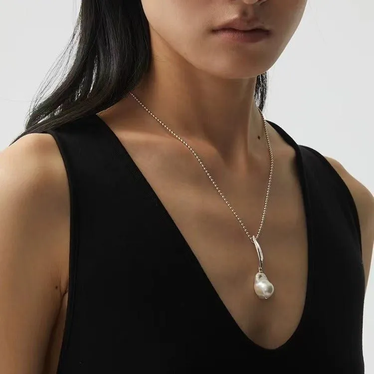 Minimalist Willow Leaf Baroque Pearl Pendant Necklace