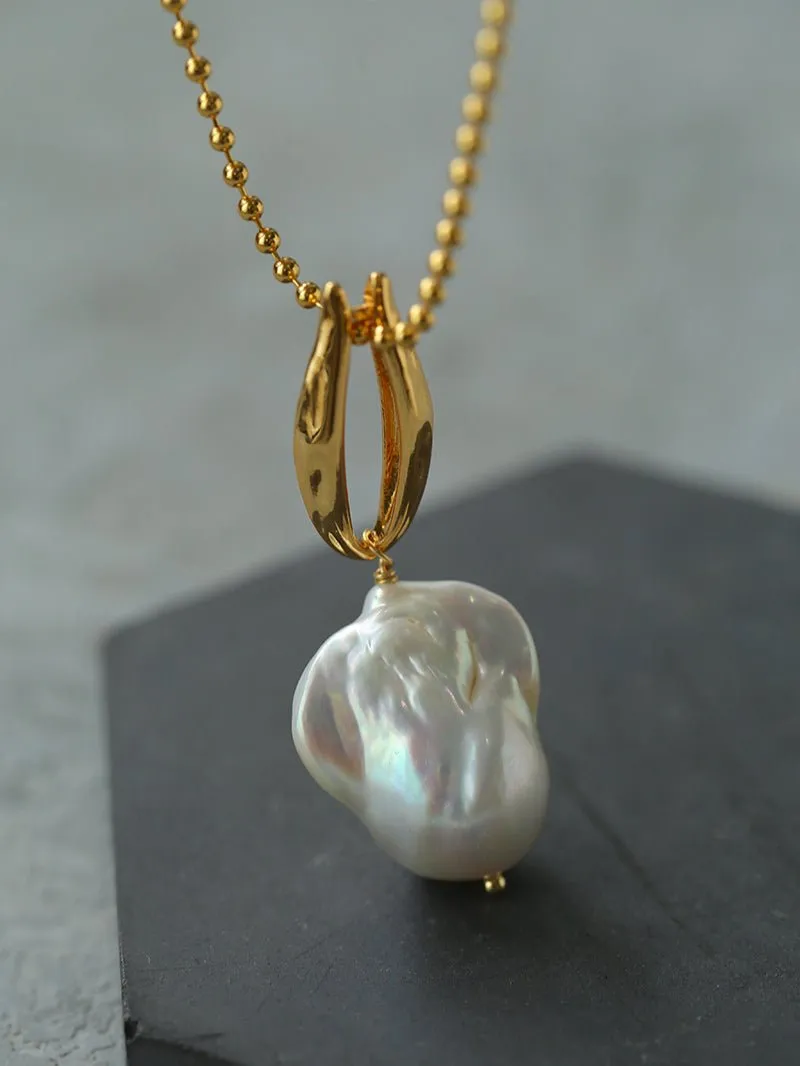 Minimalist Willow Leaf Baroque Pearl Pendant Necklace