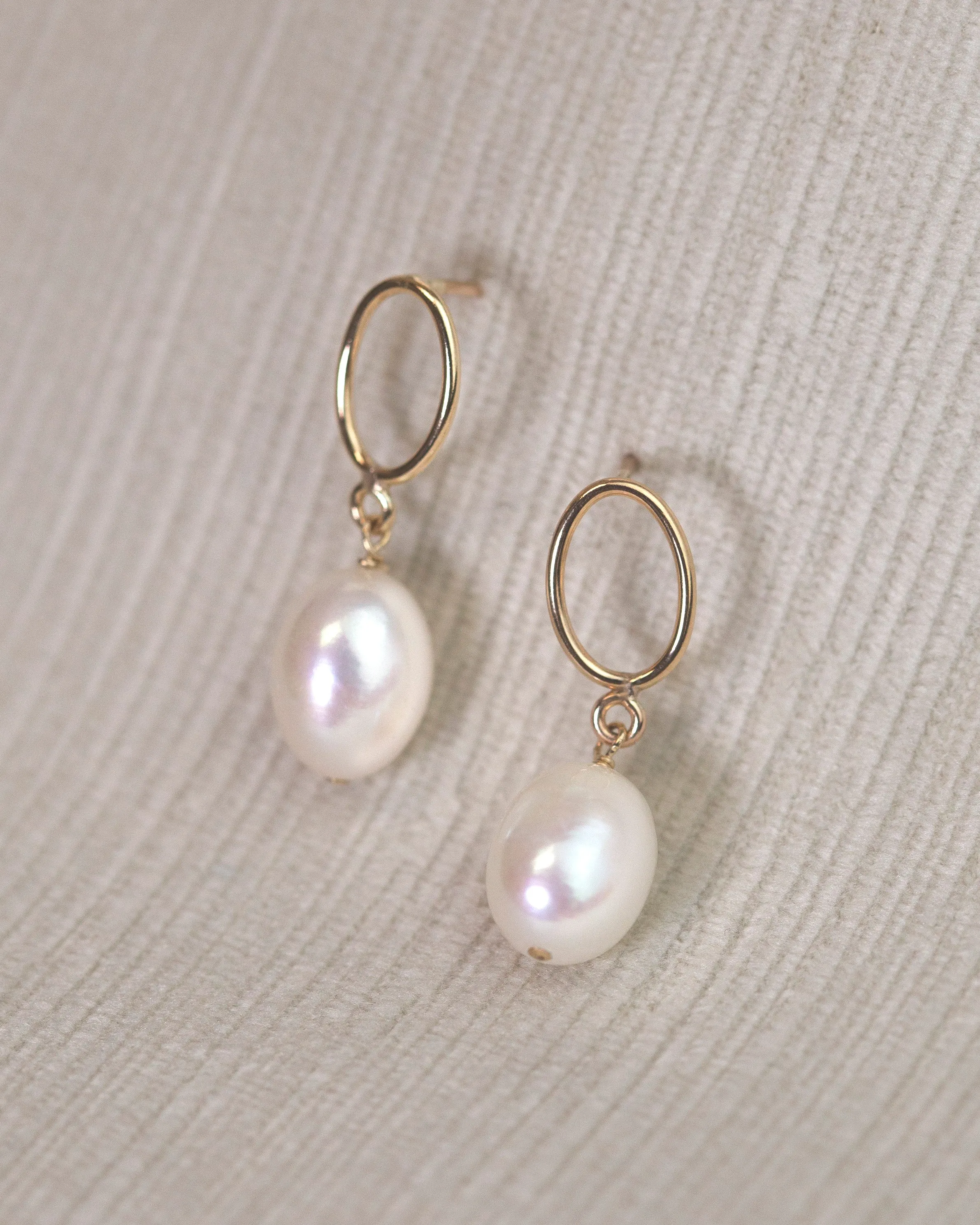 Oval Loop Pearl Drop Earrings