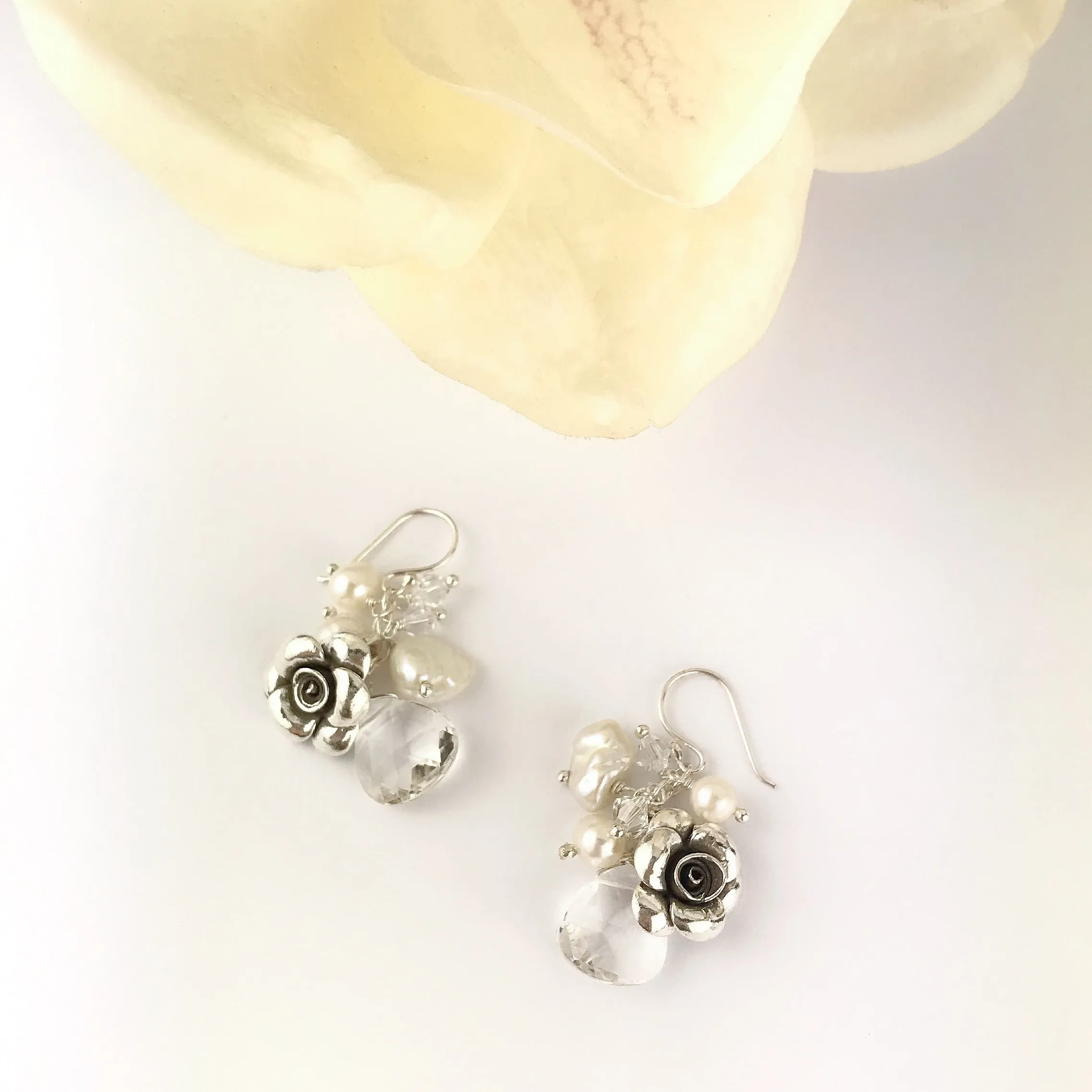 Paradise Rose Earrings (Pearl) - VE567