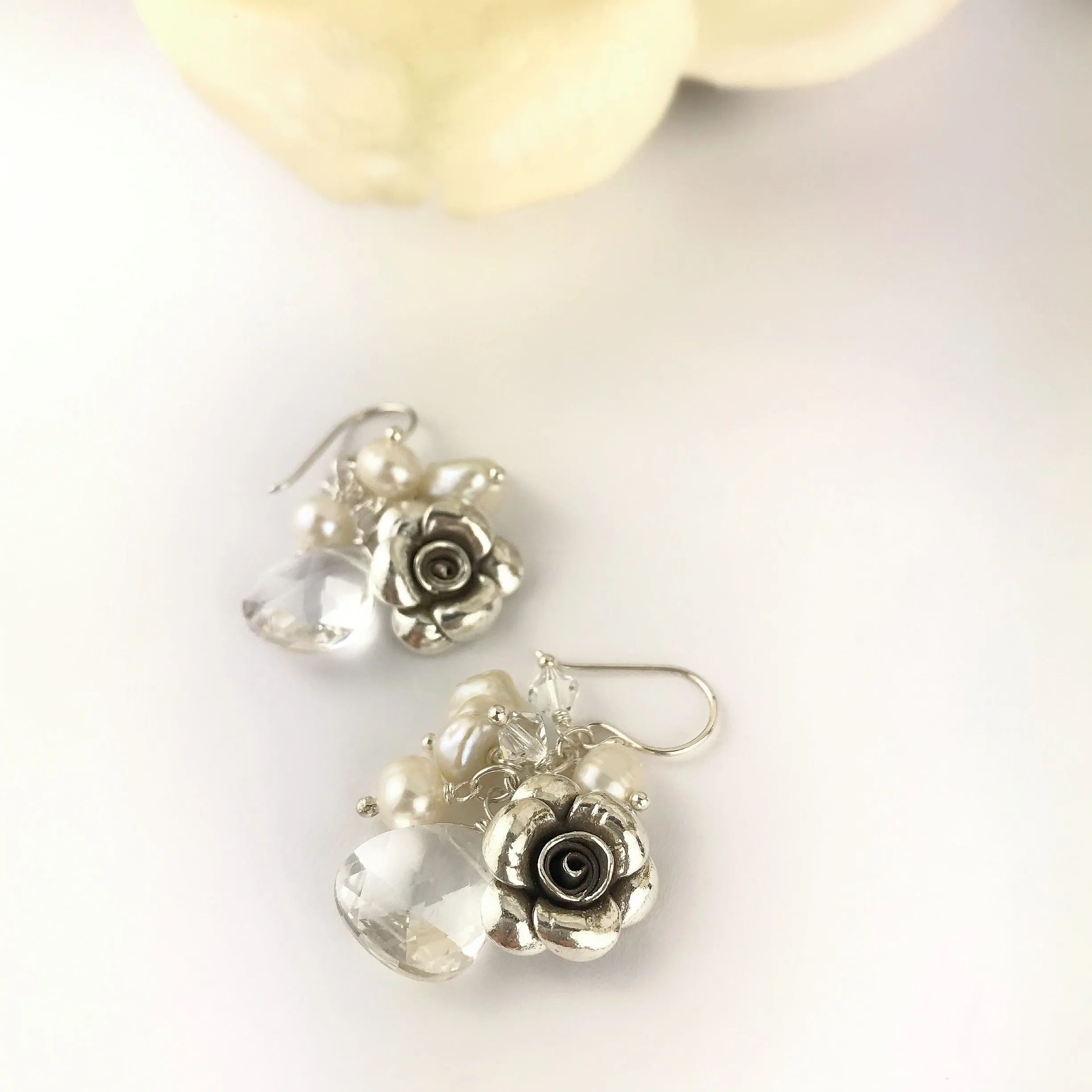 Paradise Rose Earrings (Pearl) - VE567