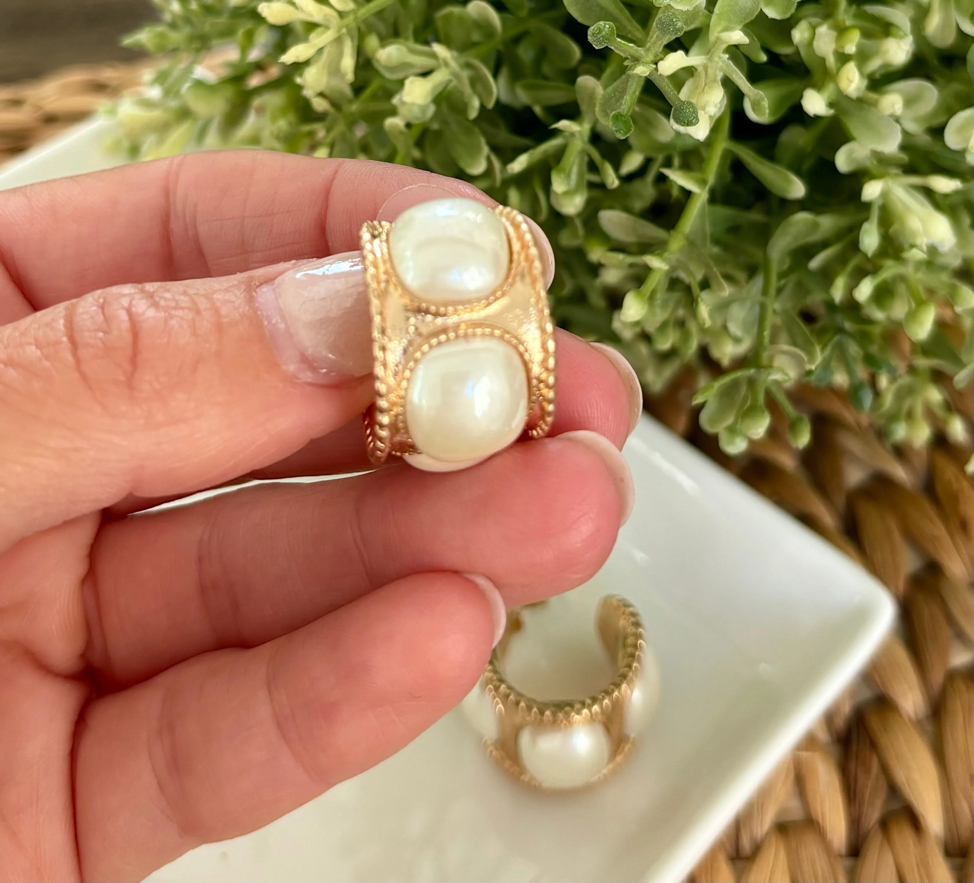 Pearl Chunky Hoops