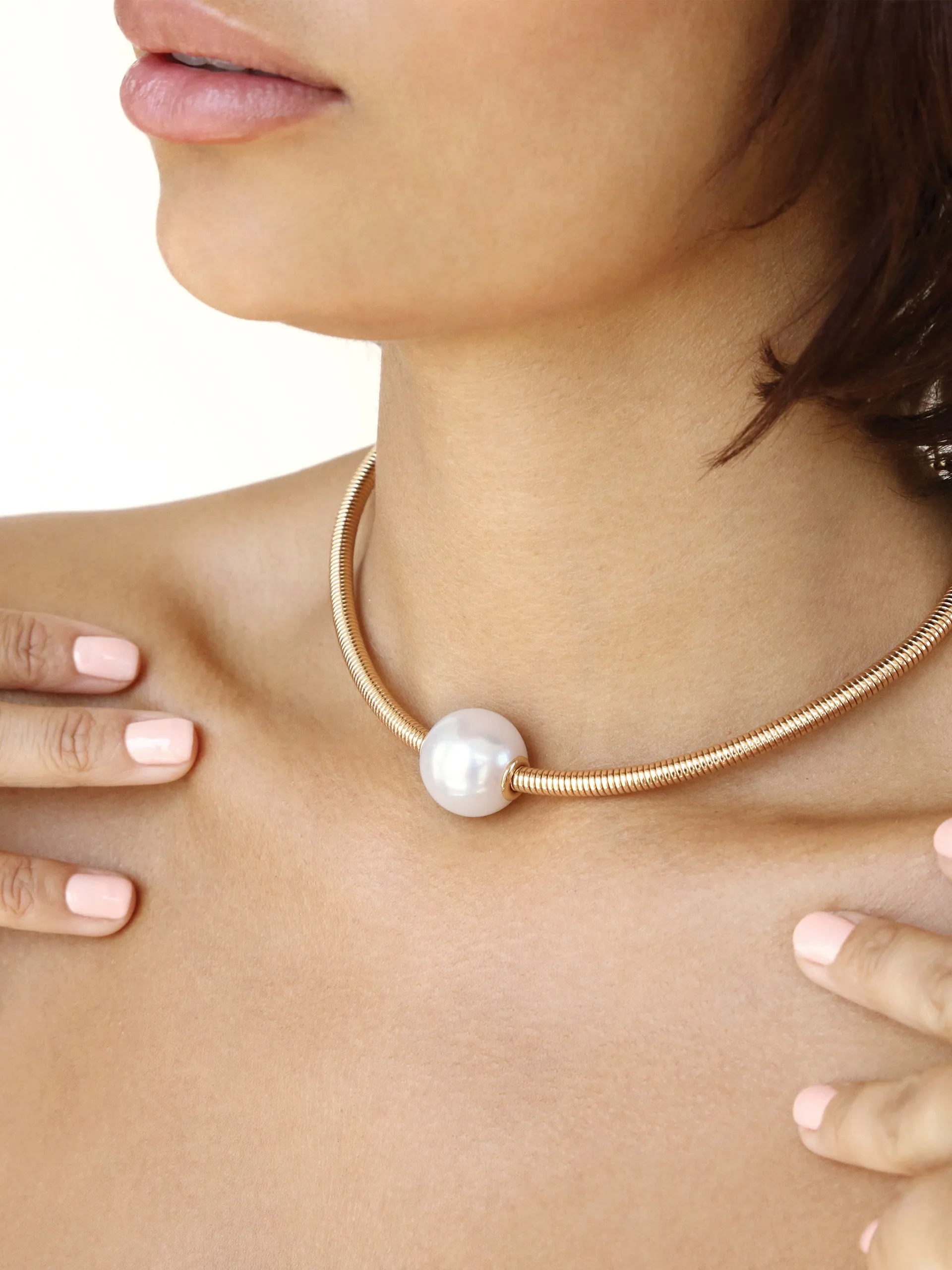 Pearl Pendant Flex Chain Necklace