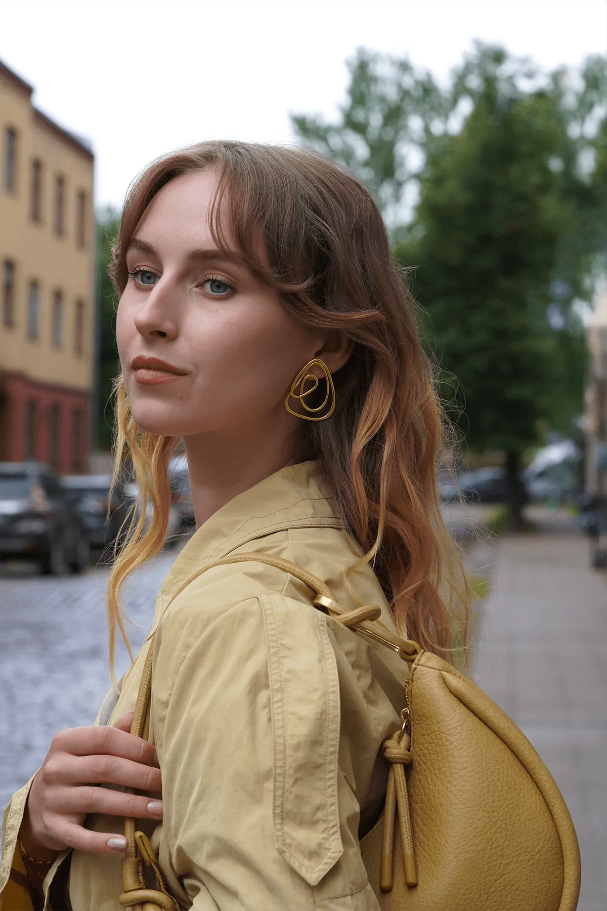 Pyramid spiral gold earrings