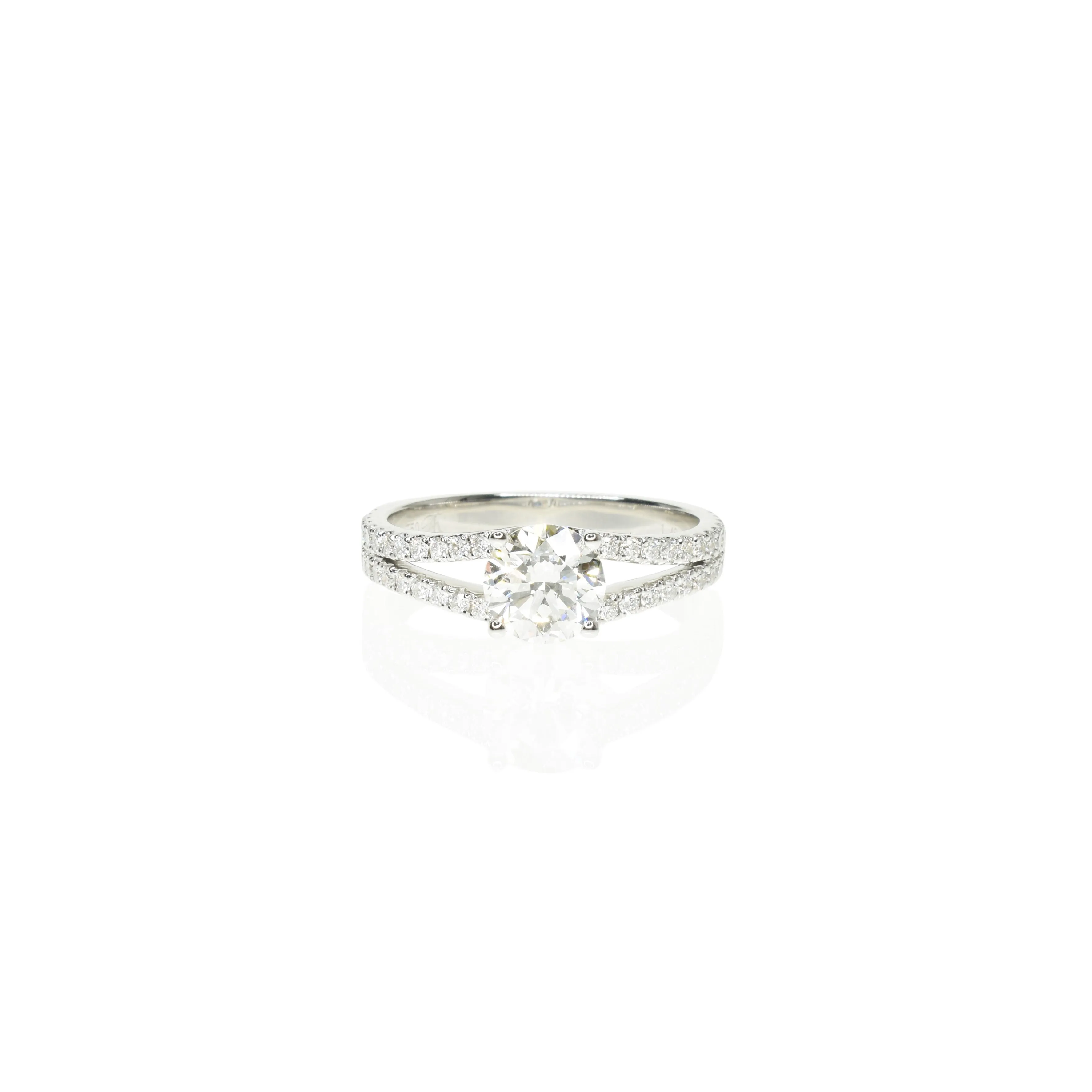 Round Diamond Ring With Split Shank Pave