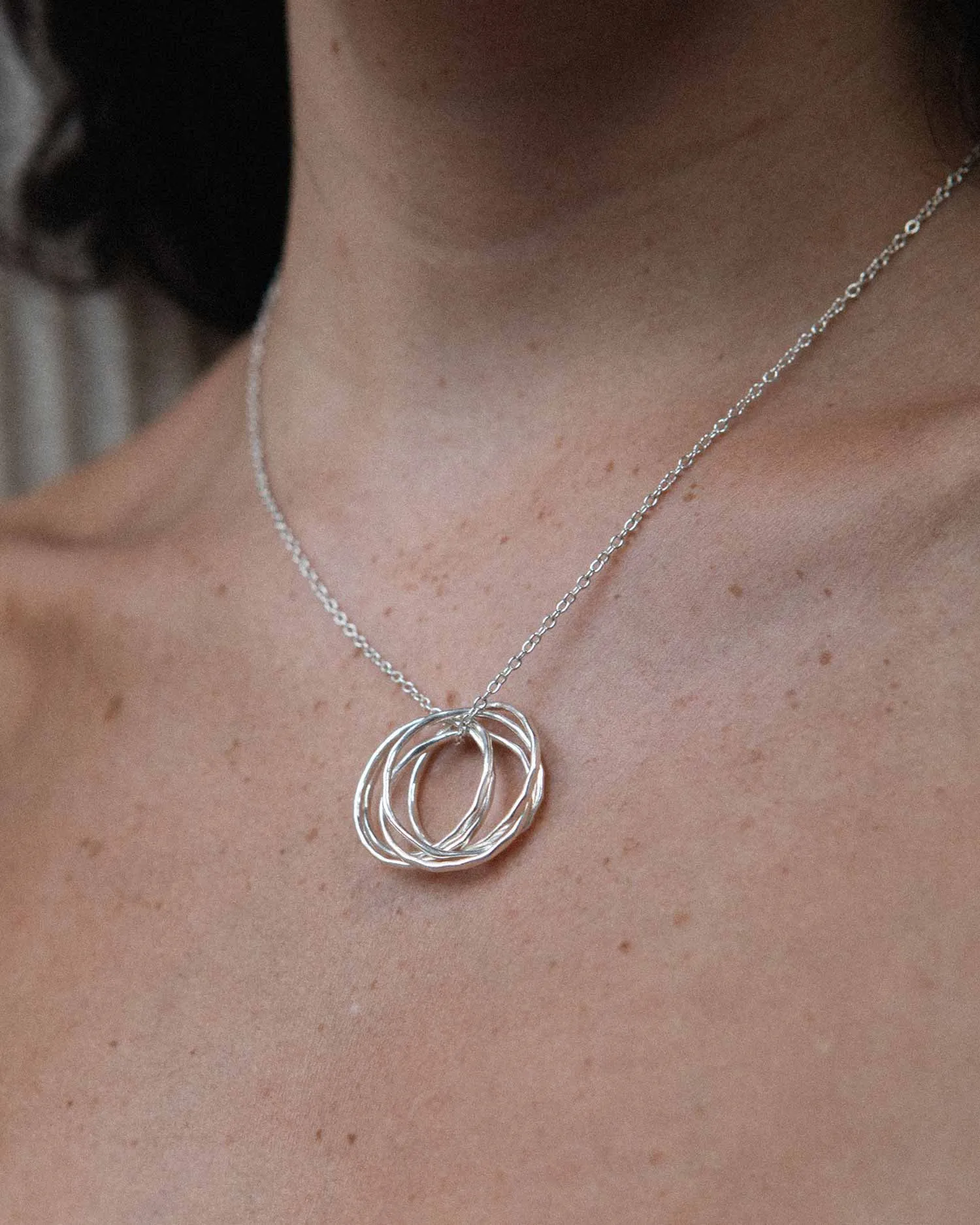 Sculpt Pendant Necklace